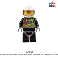 Figurine Town Fire - Reflective Stripes with Utility Belt and Flashlight, White Helmet, réf. cty0651