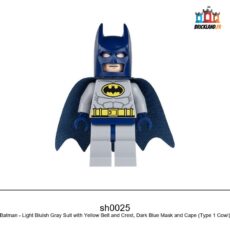 Figurine Super Heroes Batman - Light Bluish Gray Suit with Yellow Belt and Crest, réf. sh0025